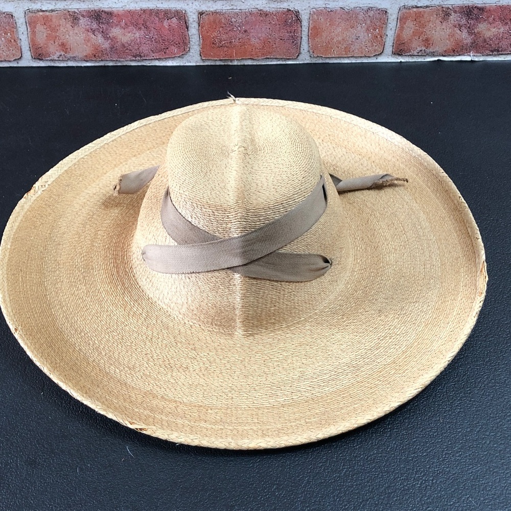 Vintage or Antique? Woven Garden Sun Hat with Ribbon